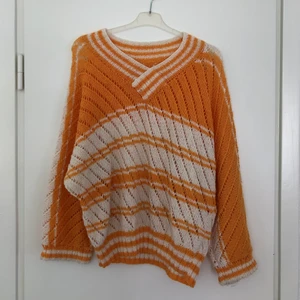 Stickad tröja - Stickad tröja köpt på Plick! 