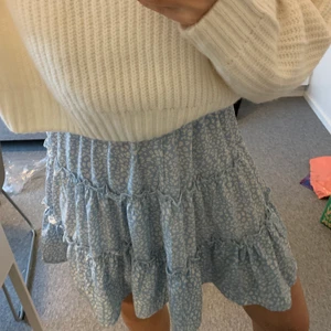 Söt kjol - Fin kjol som aldrig är använd!