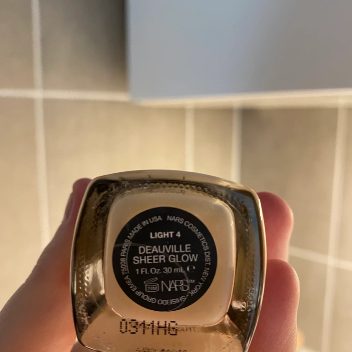 Nars sheer glow foundation - 90