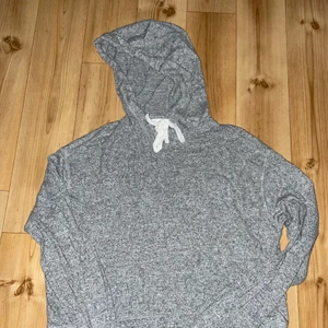 Hollister sweatshirt - Hollister sweatshirt i mjukt material i stl S. Aldrig använd 50kr!  🌸🌸