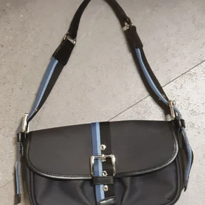 Super fin åkta vintage hand och banquet  - I mycket bra skick och passar till allt 