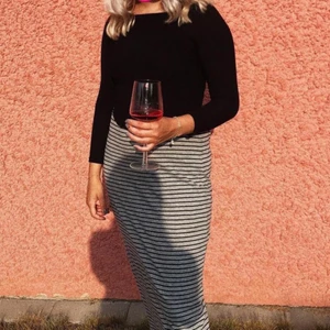 Randig långjol med slits  - Skönt material, sval