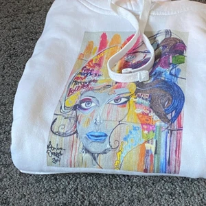 Färgglad hoodie - Säljer denna fina thecoolelephant som jag behöver sälja för att den inte används längre. Har använts bara 1-2 gånger och är i väldigt bra skick Storleken är XS. Säljer den för 159 + frakt, då nypris är 599kr. Eventuell frakt står köparen för.❤️