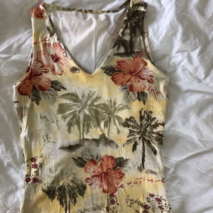 Linne - Linne med mönster, storlek S men passar flera storlekar, FÖRST TILL KVARN