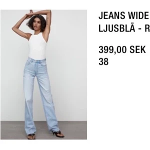 Zara jeanse  - Slutsålda jeanse ifrån zara. Har sytt in de i midjan ca 1 cm men de går att sprätta ut lätt! Använda ett par gånger men i fint skick. Säljer pågrund av att de är förstora för mig. Jag är 168 cm och de går lite under foten på mig
