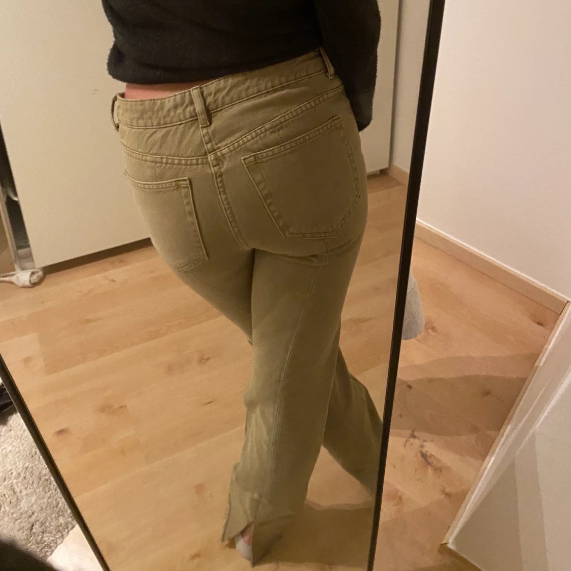 Jeans med slits på insidan  - 90