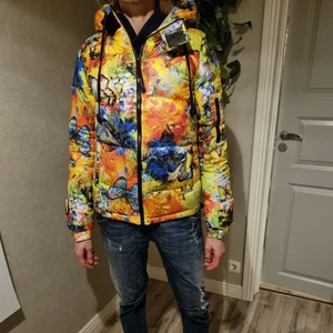 D. Brand eskimo dunjacka  - D Brand eskimå dunjacka, str S, mycket fin och varm, passar bra åka skidor 