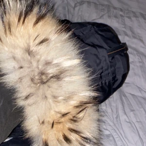 Parajumper long bear - Säljer min parajumper long bear i använt sick💕 inga skador eller liknade och kvitto finns💕   Stolek s men passar m oxå💕 pris kan diskuteras vid snabb affär 