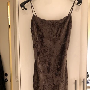 Klänning  - Säljer min fina klänning från Missguided 
