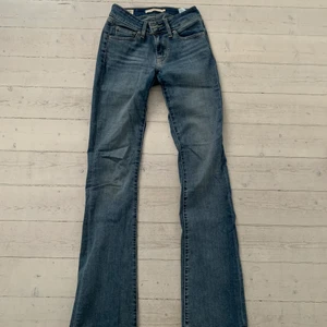 Levis jeans 715 bootcut  - Mjukt och skönt material. Bra skick och passform. 
