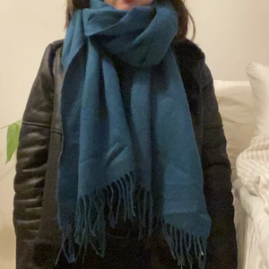 Mysig halsduk - Mysig stor halsduk från bikbok. Frakt 57kr✨😊 