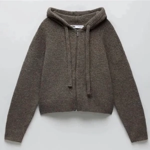 Zara kofta - Säljer denna zip up från zara, knappt använd. 