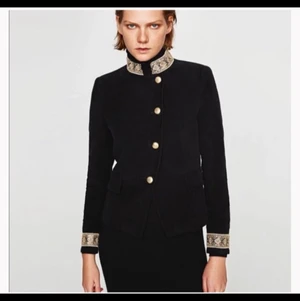 Kavaj zara  - Jättestilig kavaj/blazer från zara. Till fest eller på jobbet. Oanvänd.