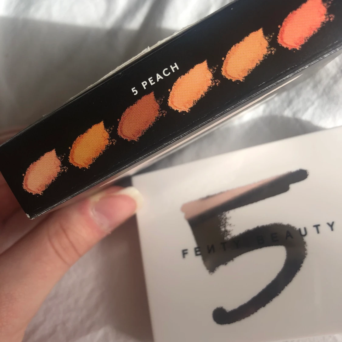 Fenty beauty eyeshadow pallet - 90