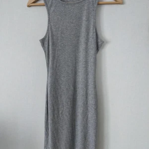 Enkel linneklänning - En kort "linneklänning" från Bikbok! 