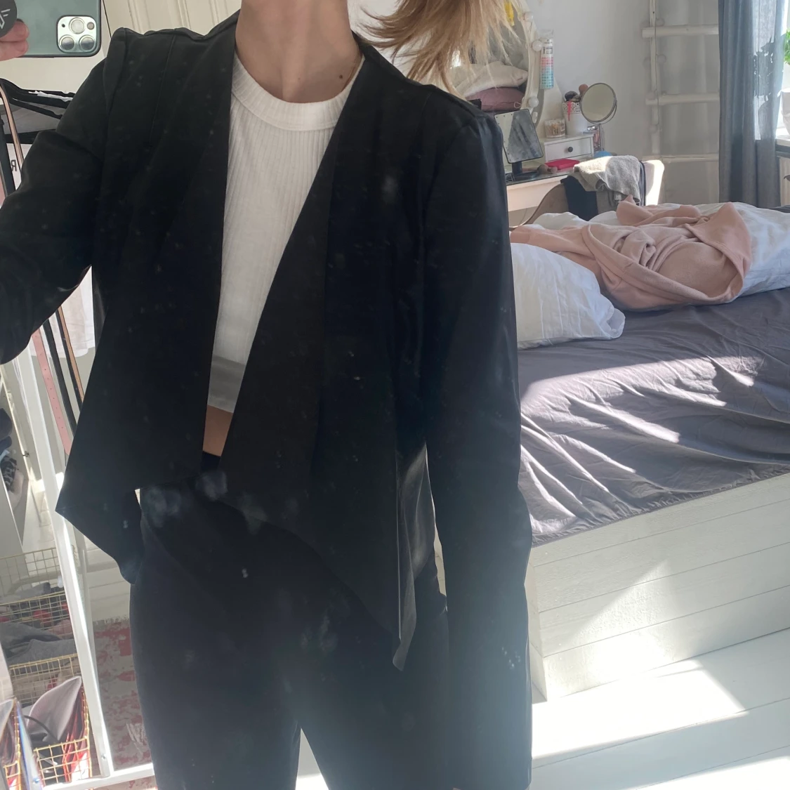 Kort skinnblazer! - 91