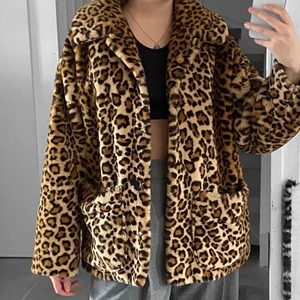 Jacka - Mysig jacka från Monki, fläckfri. Strl M