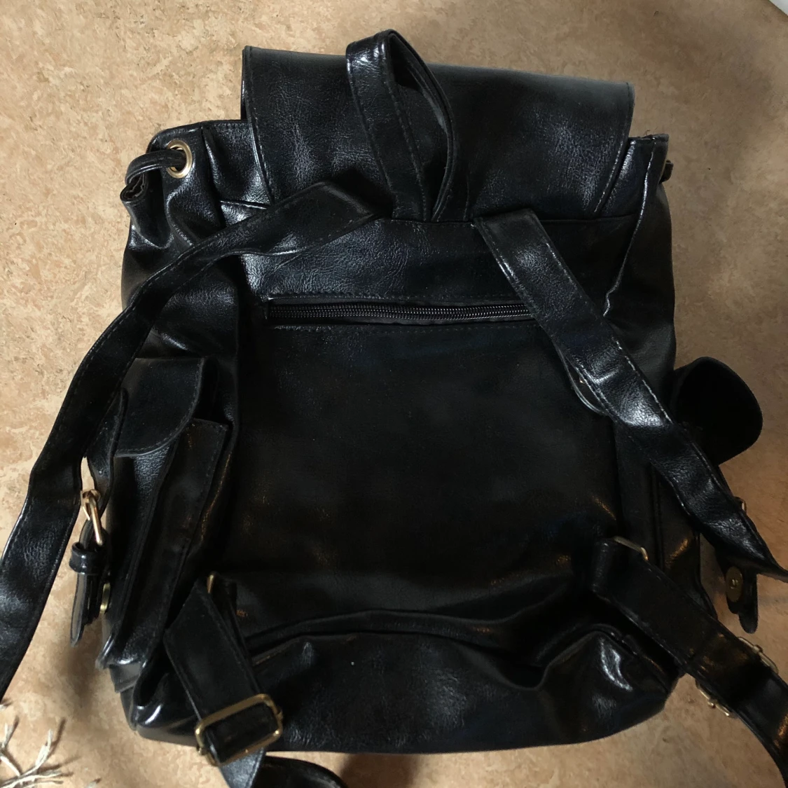 Mini-ryggsäck i fejkläder, oanvänd! - 90