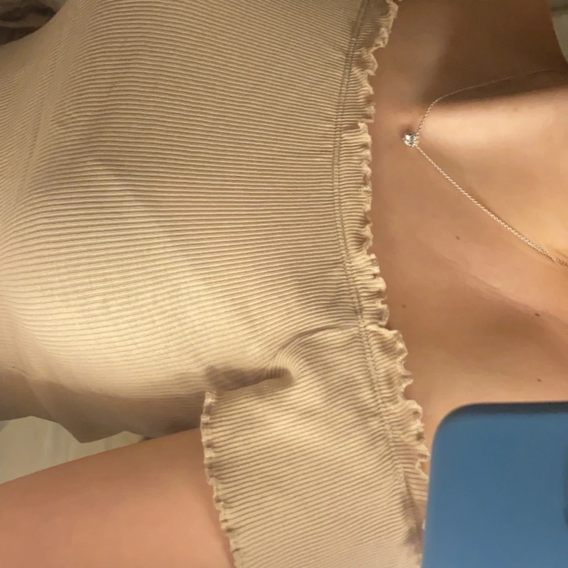 beige off-shoulder tröja 