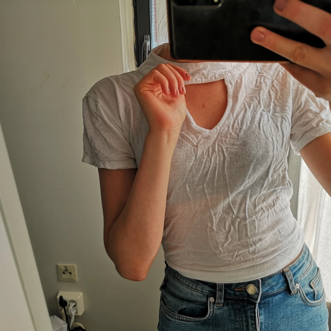 Vit turtleneck-topp med cutouts