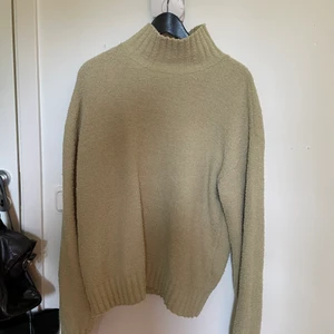 Tröja  - Grön Stickad tröja polo