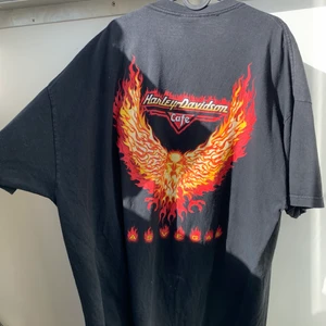 Vintage Harley Davidson - Säljer denna feta tisha då den ej kommer till användning längre, Står ingen storlek men gissar på L-XL🌹