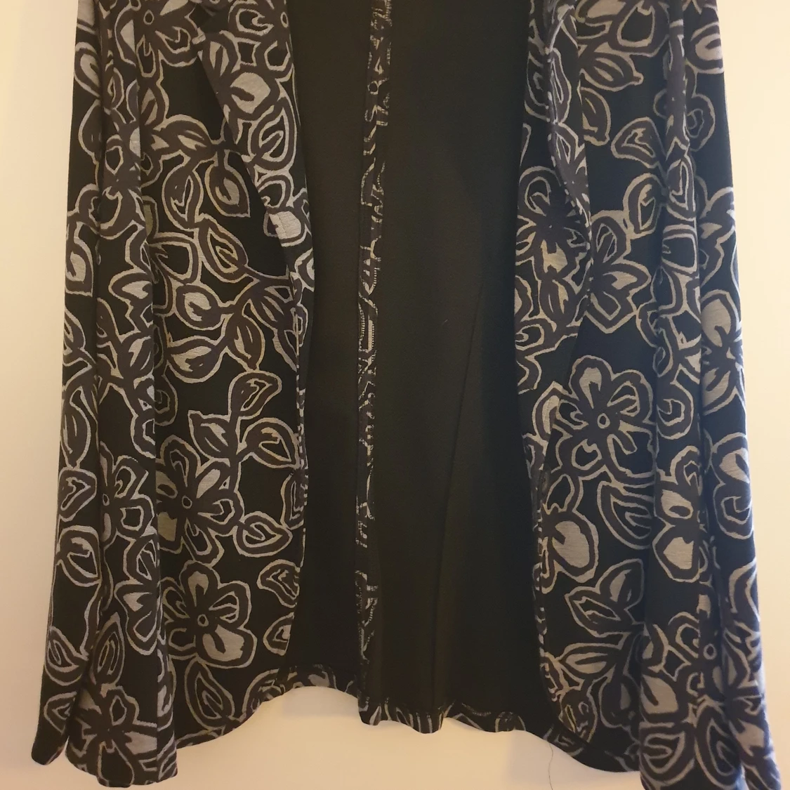 Mjuk kavaj jacka med tunna axelvadd