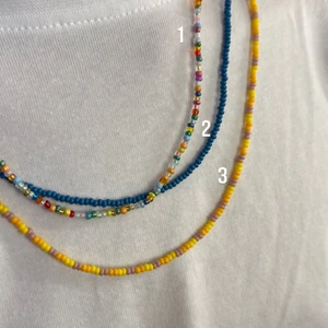 Halsband  - Halsband för 15:- styck, går att lägga till berlock för 5:- extra i både silver och guld! Går även att välja fräg och mönster om man skulle vilja, går att välja mellan de flesta färger🌈 Köparen står för frakt 🌸 kontakta mig om du har frågor 