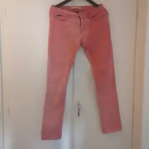 Rosa jeans från d. brand