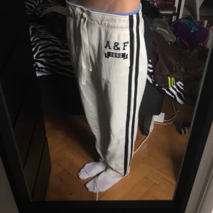 Abercrombie and fitch mjukis - Mina a&f mjukisbyxor, fett sköna rätt använda säljer billigt.