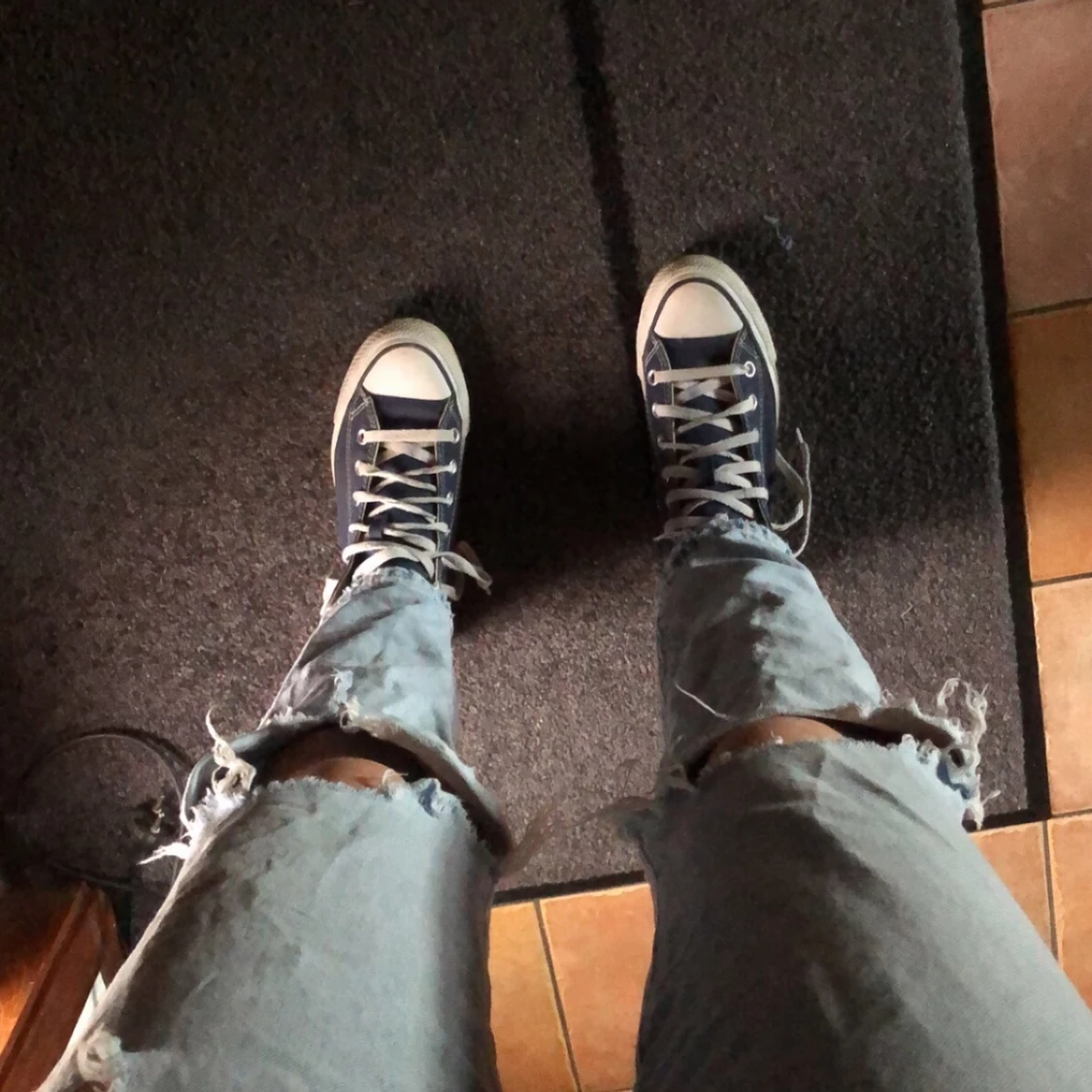 Ljusblåa Jeans med hål - 90