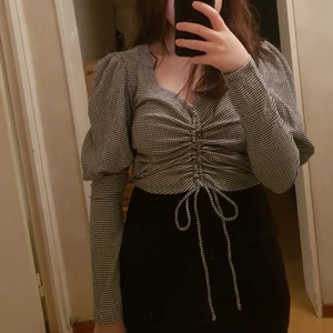 Topp ballongärm svart vit Ginta tricot - Använd en gång, bra skick