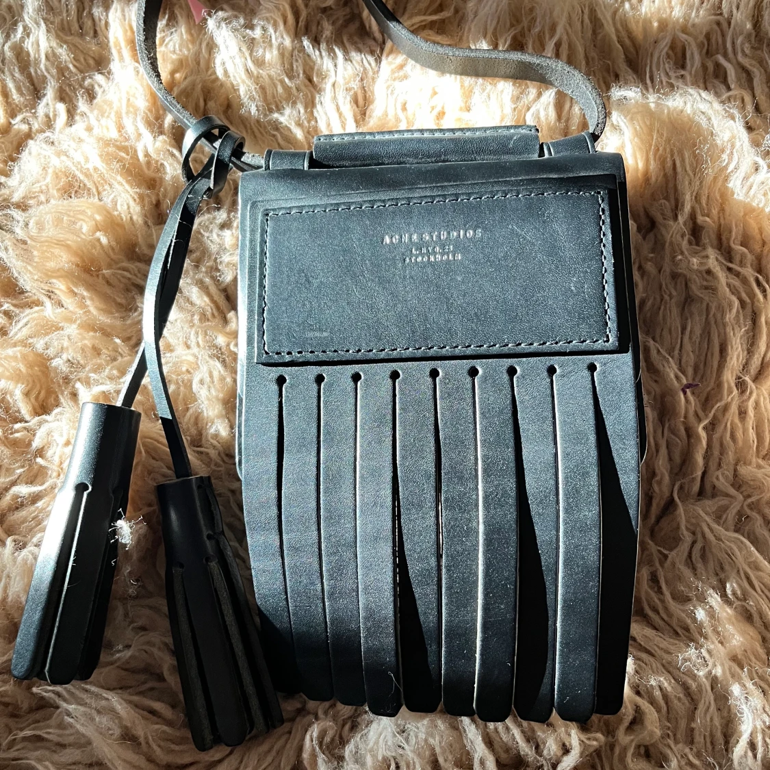 Acne studios liten läderväska OANVÄND