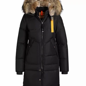 Paajumpers longbear  - Svart lång dunjacka från parajumpers i stl. M. Kvittot finns om önskas. Den är nästan som i nyskick. 