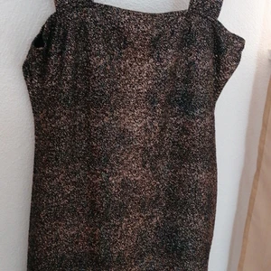 Stretchig klänning Boohoo - En  glittrande klänning som är jättefin och endast använd 1 ggr, strl 42