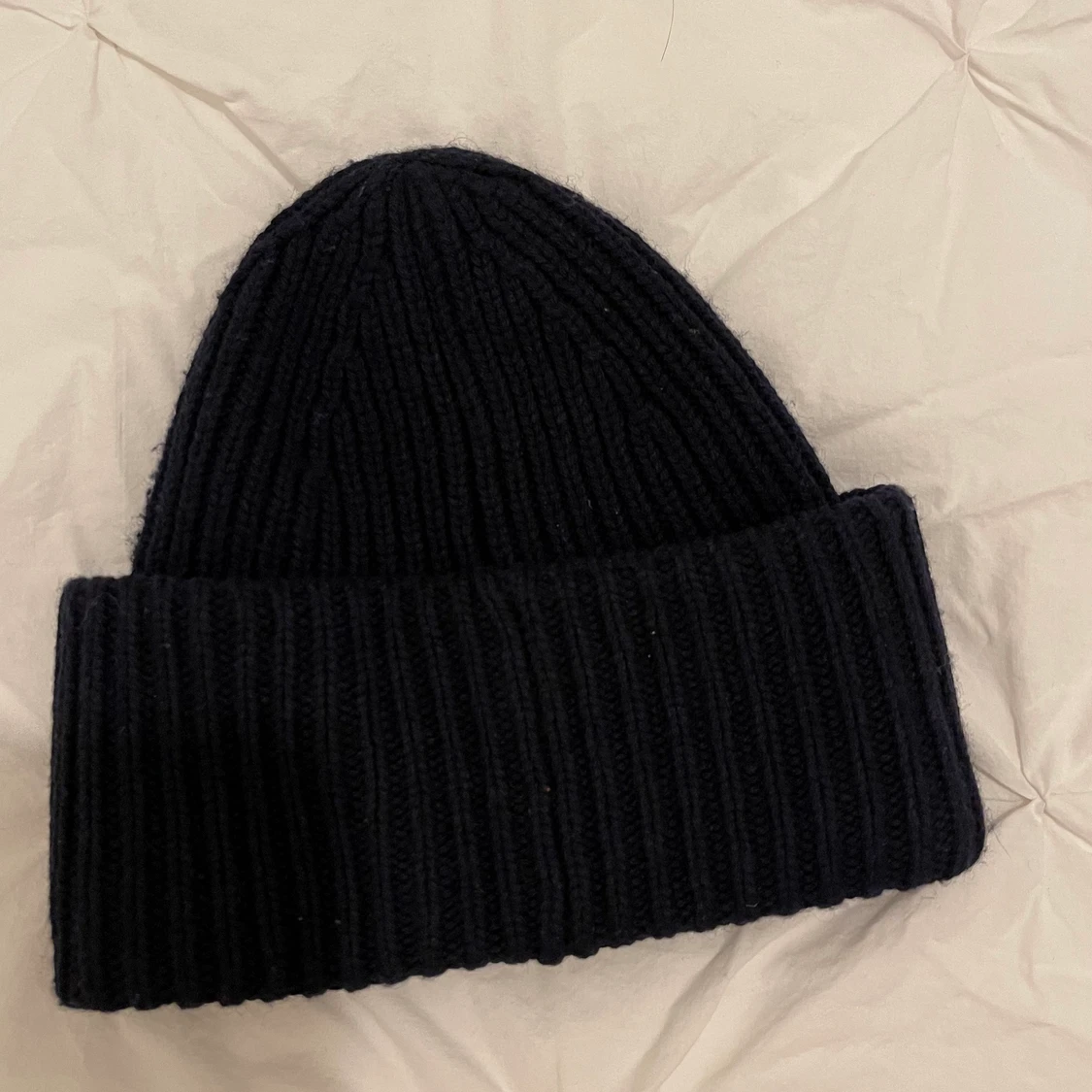 MÖRKBLÅ ACNE PANSY N FACE MÖSSA  - 90