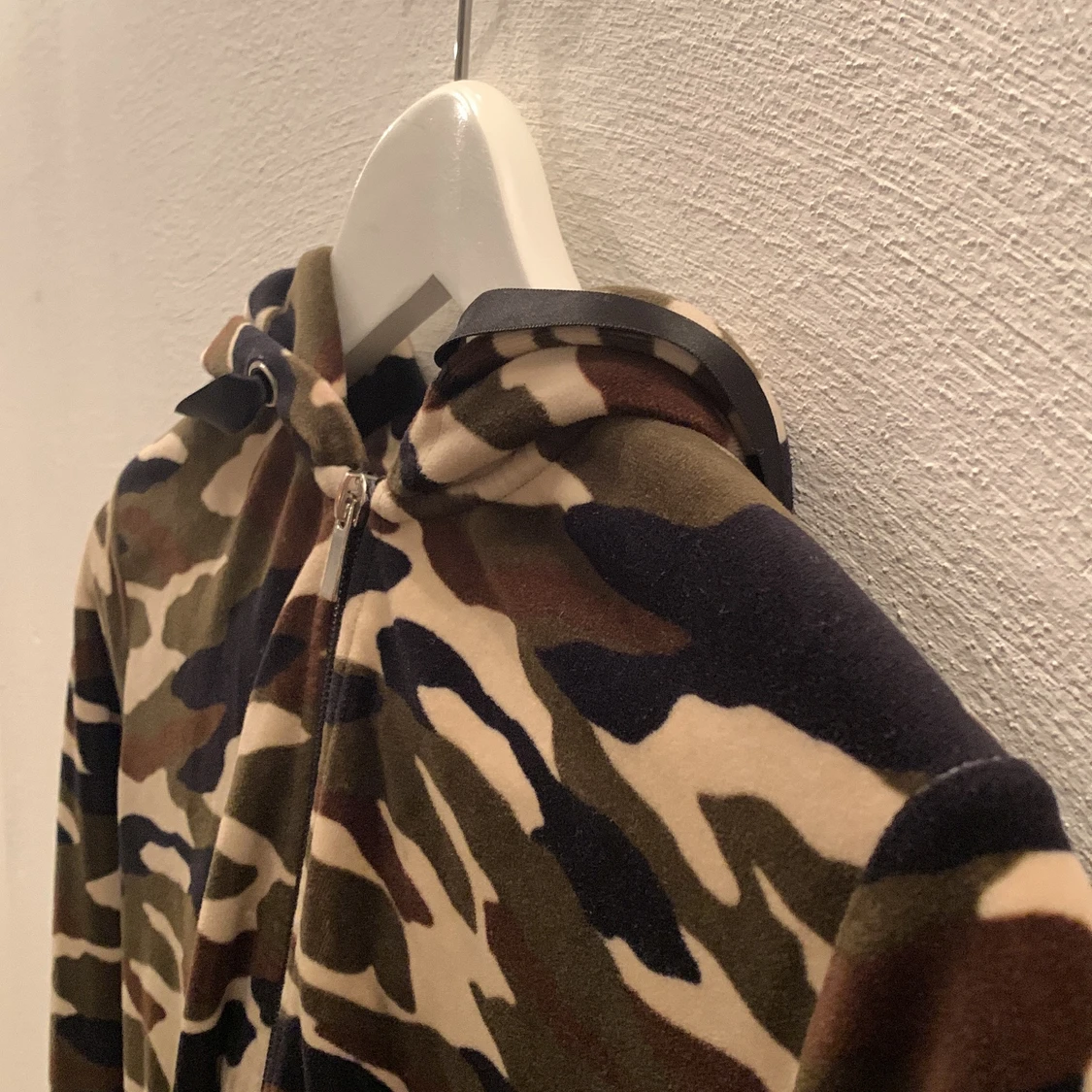 Tröja GinaTricot storlek xs/s - 90