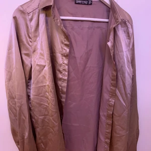 Oversize skjorta - Aldrig använd, snygg skjorta i rosefärg