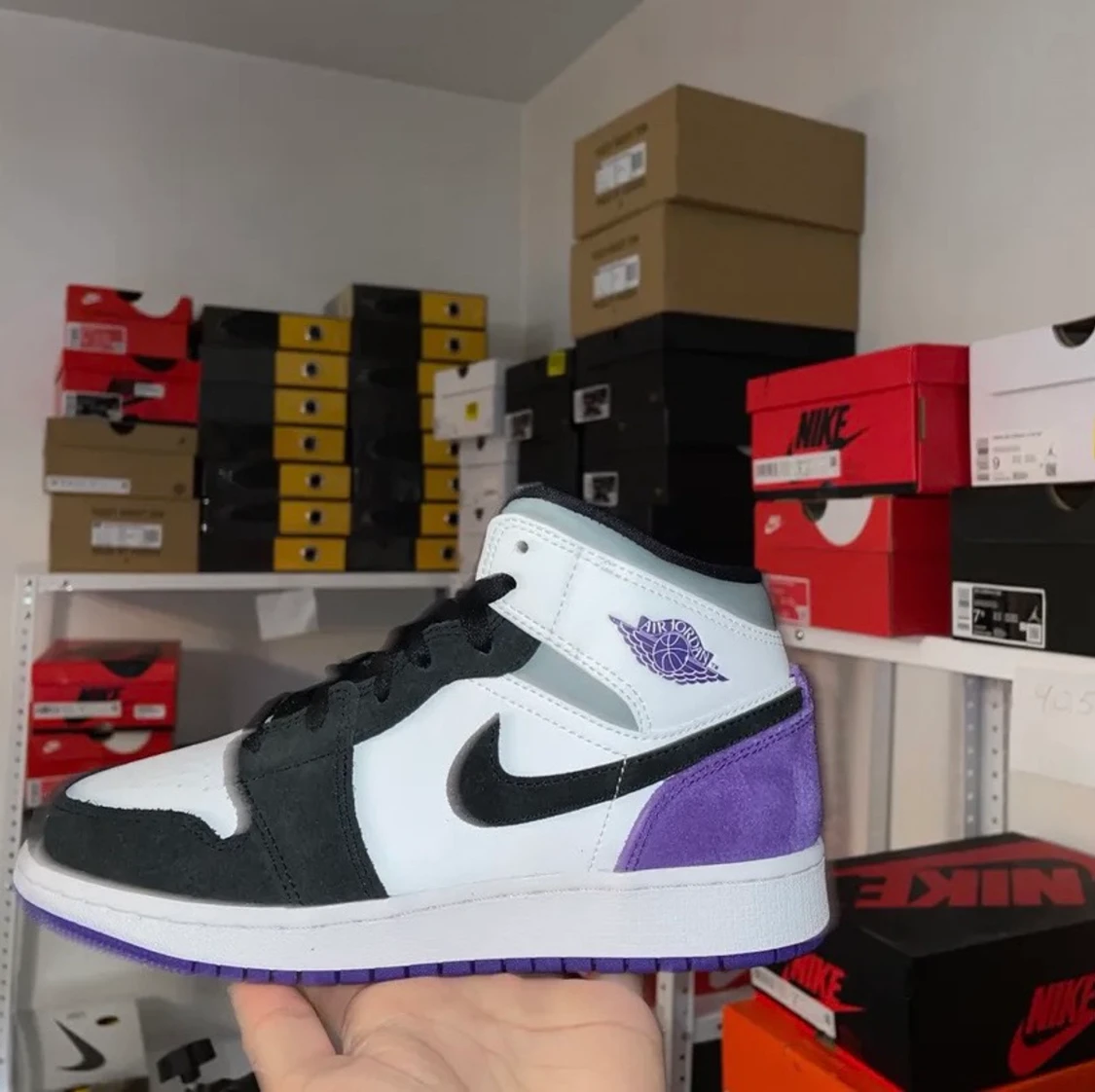 Jordan 1 mid purple