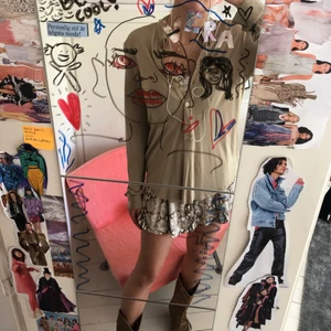 Silkes tröja - Jätte cool guld färgad pikétröja i silke. Knappt använd.👑👑