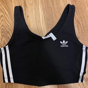 Adidas linne - Adidas linne stl small. Använd 1 gång.