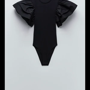 Volang topp - Svart volang body ifrån zara! Aldrig använd!!💋 skriv för fler bilder