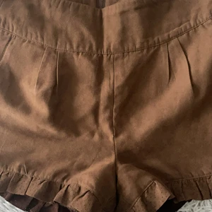 Brown shorts - Brown shorts. Stradivarius. Size 36. With detail. 
