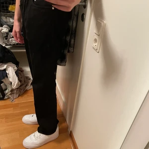 Nya acne jeans i storlek W36 L34 - Säljer mina oanvända Acne Jeans i storlek W36 L34. De är i superskick. Nypris är 1500 kr.