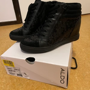 Aldo skor - Aldo skor i storlek 39.