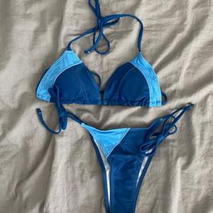 Aldrig använd!! säljer bikinin då den är för liten för mig, den är i storlek S men passar en XS mycket bättre!  superbra kvalité och de blåa färgerna är jättefina i verkligheten också💙