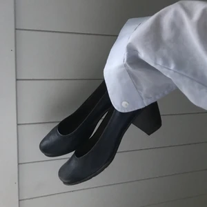 Svarta klackskor - Super gulliga klackar som jag köpt på sellpy, aldrig använda och i fint skick 🕊🕊