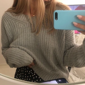 Stickad tröja - Stickad tröja från Hollister 💙 använd ca 5 gånger