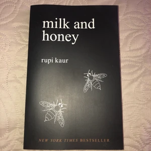 Milk and Honey - Rupi Kaur  - Poesiboken Milk and Honey av Rupi Kaur. På engelska! 