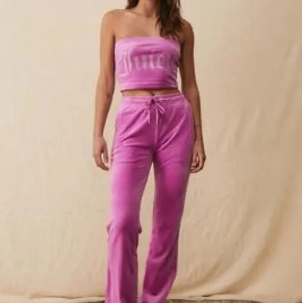 Aldrig använd rosa juicy couture topp, köpt från Urban outfitters . Toppar.